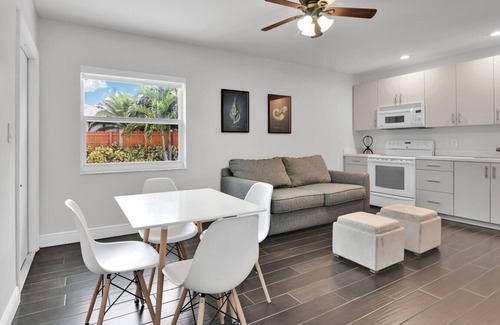 Boca Raton House | Villa Coastal Cove Sparkling Pool Close to Beach BBQ En-Suite