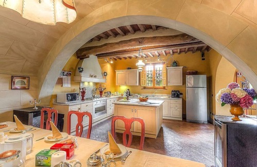 Badia Cantignano Villa | Villa Collevento: An elegant and welcoming two-story villa situated in a quiet location, surrounded by a wonderful garden, with Free WI-FI.