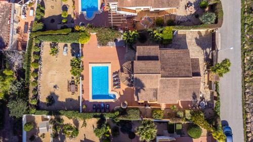 La Empedrola Villa | Villa Comodo - PlusHolidays