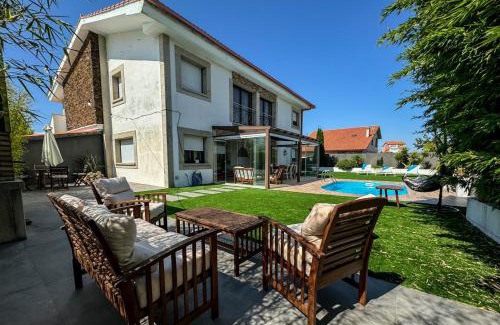 O Grove Apartment | Villa con piscina a pie de playa