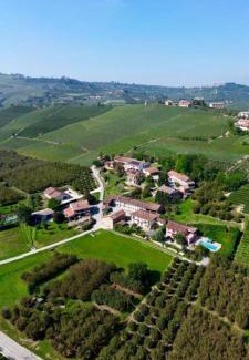 La Morra House | Villa con piscina e intera struttura a uso esclusivo casa del moré