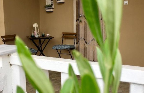 Spata-Artemida Apartment | Villa Constantina - Βίλα Κωνσταντίνα