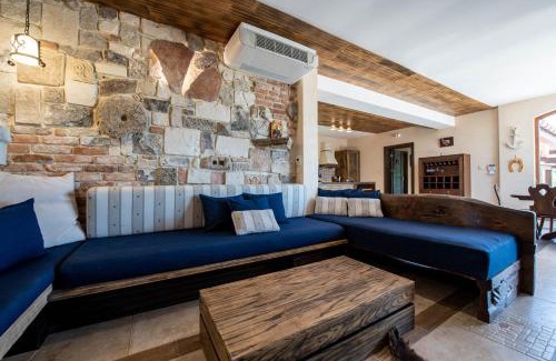 Balchik Villa | Villa Cook with Sea View - Heated Pool - at Balchik