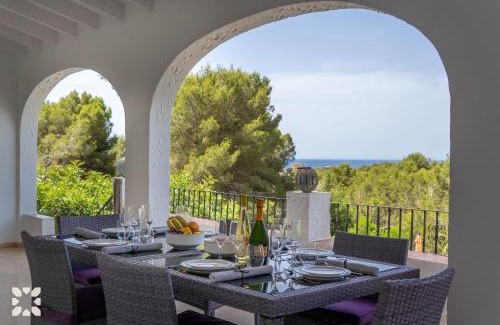 Arnella Villa | Villa Corasol by Abahana Villas