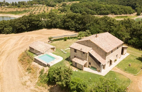 Corbara Villa | Villa Corbara - Villa with pool facing the Corbara Lake in Umbria