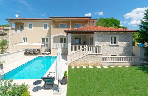 Tinjan Villa | Villa Coridigo - Unique High Position, Panorama Nature View, Cozy Dining Terrace, Fenced Property