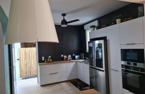 Le Moule House | Villa Dans Jardin Arboré, Piscine à Débordement, à 5 Minutes de la Plage et du