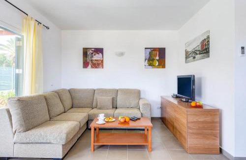 Punta Grossa Villa | Villa Datil by Villa Plus