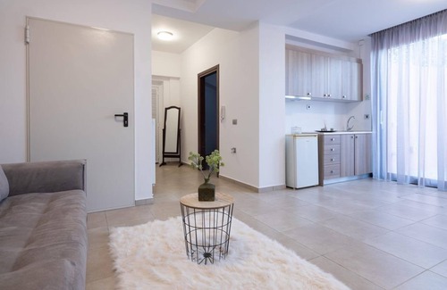 Malevizi Villa | Villa David with private pool