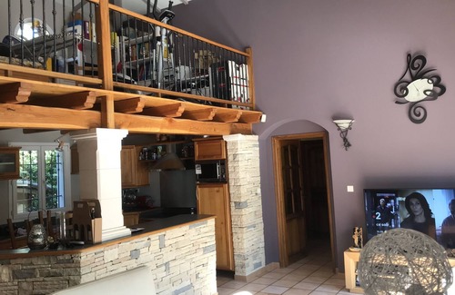 Chusclan Villa | Villa de Caractère Entre Avignon, Orange et Nîmes