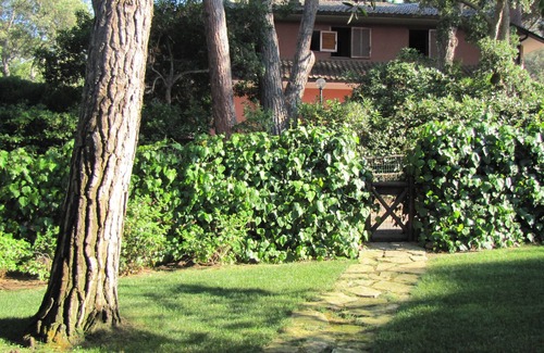 Punta Ala House | Villa de Cuatro Familias con Jardín en el Corazón del Bosque de Pinos