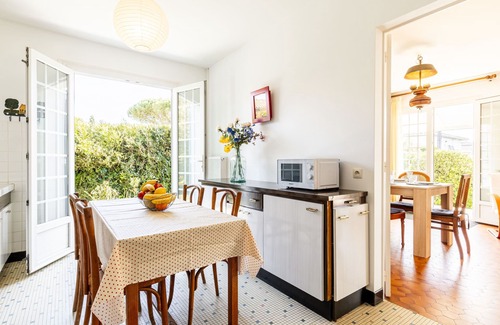 Vaux-sur-Mer House | Villa de la Grosse Pierre by Interhome