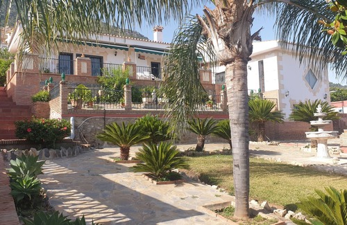 Alhaurin de la Torre Villa | Villa DE Lujo Aislada Para 10 +2 Personas