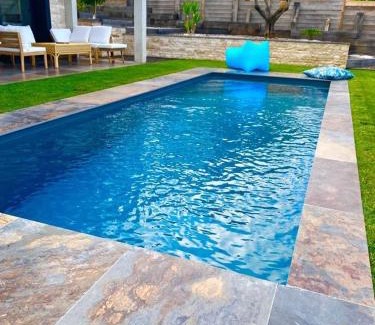 Lacanau Villa | Villa de luxe avec piscine et vue imprenable sur le lac