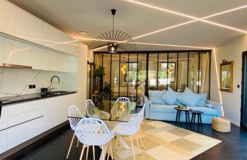 Lacanau Villa | Villa de luxe avec piscine et vue imprenable sur le lac
