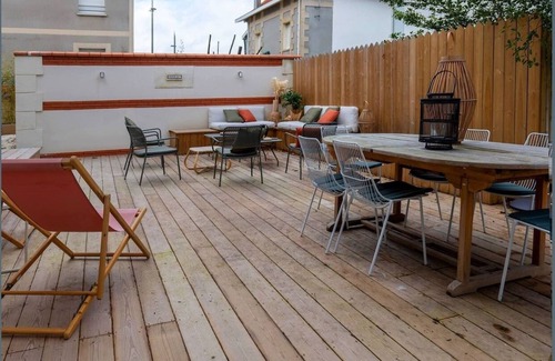Soulac-sur-Mer House | Villa DE Luxe Face A LA MER - 3763