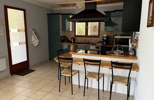 Barjac Villa | Villa de Village Paisible, Sans vis à vis Avec Piscine