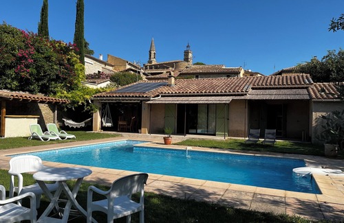 Barjac Villa | Villa de Village Paisible, Sans vis à vis Avec Piscine