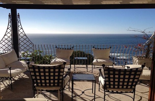 Bantry Bay Villa | Villa del Mar - 'Luxurious en-suite bedroom with lounge and stunning sea view balcony in Bantry Bay'