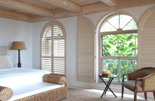 Bantry Bay Villa | Villa del Mar - 'Luxurious en-suite bedroom with lounge and stunning sea view balcony in Bantry Bay'