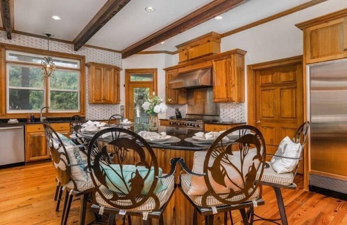 Isle of Palms House | 'Villa Del Mare' ~ PRIVATE POOL/HOT TUB, OCEAN VIEWS, ELEV!