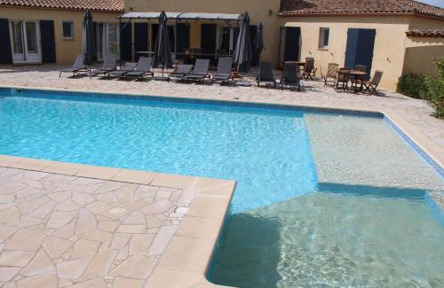 Vacquieres Bed & Breakfast | Villa des Cammaous