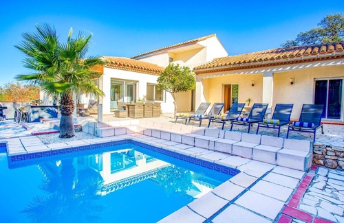 Laroque-des-Alberes Villa | Villa des Alberes by Villa Plus