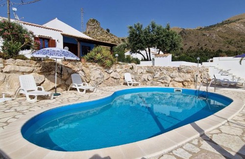 Castellammare del Golfo Villa | Villa Desdemona con piscina e Villa Shahla senza piscina, vista giardino