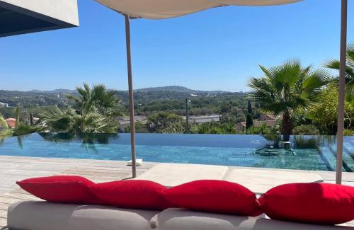 Mandelieu-La-Napoule Villa | Villa Dezem-Infinity pool-Near Cannes-Panorama-AC