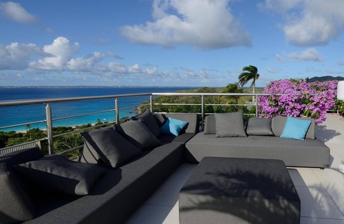 Grand Case Villa | Villa Dreamin Blue in Happy Bay by Personal Villas - Luxurious, 2 Heated Pools and Jacuzzi