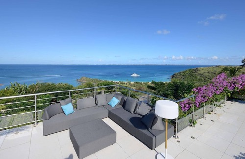 Grand Case Villa | Villa Dreamin Blue in Happy Bay by Personal Villas - Luxurious, 2 Heated Pools and Jacuzzi