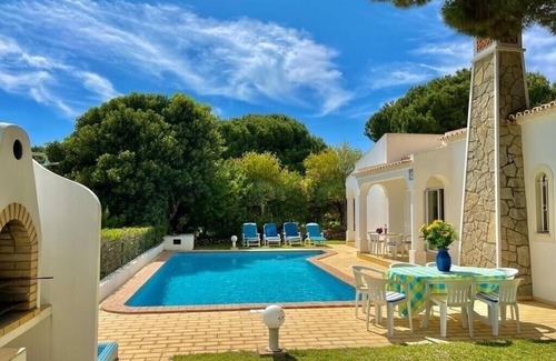 Quarteira House | Villa du Golf III-garden and private pool-air conditioning-5 minutes from the beach