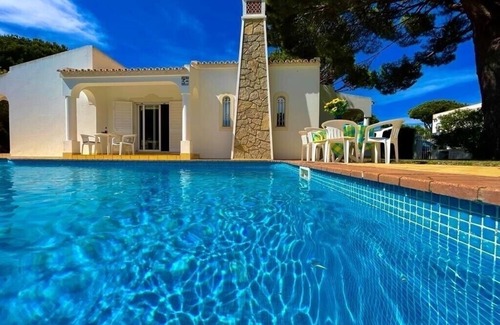 Quarteira House | Villa du Golf III-garden and private pool-air conditioning-5 minutes from the beach