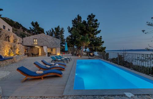 Krvavica Villa | Villa EagleStone - Isolated location that offers peace and tranquility