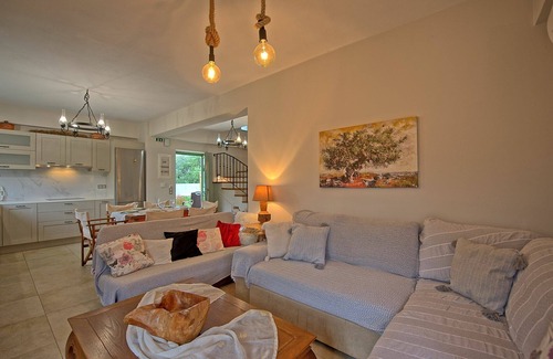 Almiros Beach Villa | Villa Elaia – Vacation villa with private pool in Corfu, Greece