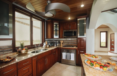 Estate Staabi House | Villa Elegance at Ocean Villa VI 180 degree Ocean Views-Gated