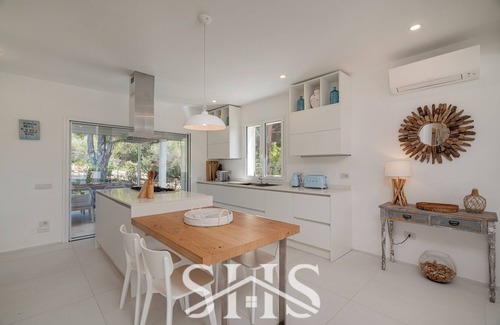 Palau Villa | Villa Elena - Charming Oasis with heated pool