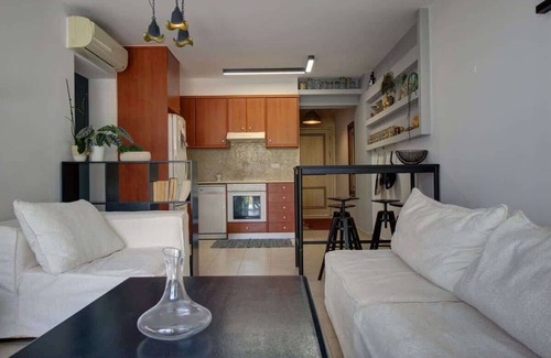 Maleme Apartment | Villa Elias 1BR Upper Apt with Pool