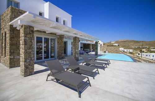 Elia Villa | Villa Ellia 2 is Magnificent Villa for14 guests close to Elia beach