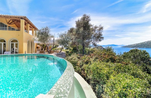 Sivota Villa | Villa Elpida - Dreamy Location with Beautiful Sea Views from the Infinity Pool