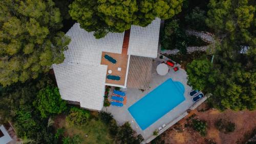 Ciutadella de Menorca House | Villa en Cala Morell con piscina privada en el bosque
