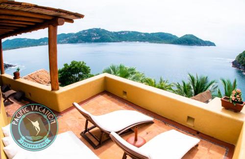 Zihuatanejo Villa | Villa Encantada at StayPV