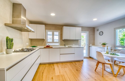 Alcudia Ski Chalet | Villa Encantada in Alcudia natural surroundings
