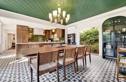 Alamitos Beach House | Villa Encanto- Luxe 6BRs Courtyard Game Room