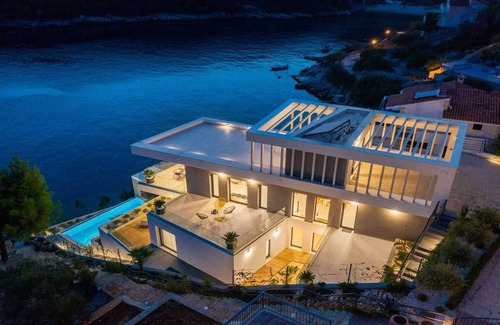 Vinisce Villa | Villa Endless Summer - 5 Star beachfront villa with a pool