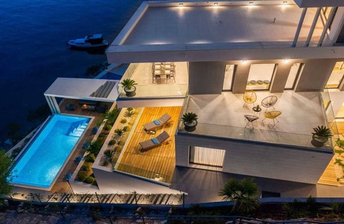 Vinisce Villa | Villa Endless Summer - 5 Star beachfront villa with a pool