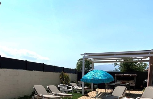 Joch House | Villa Entièrement Climatisée, Piscine, Terrain de Pétanque, à 3 km du lac de Vinça, 35 km De