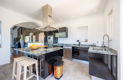 Porto Cristo Novo Villa | Villa 'Casa Pilar' with Private Pool, Private Terrace and Wi-Fi