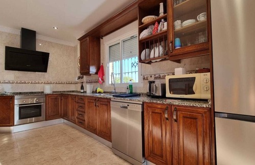 El Puerto de Santa Maria Villa | Villa for rent only 1000 meters from the beach