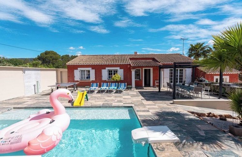 La Bouverie Villa | Villa Escape : Comfort, Pool & Spa 12P